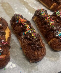 Eclair a creme patisserie