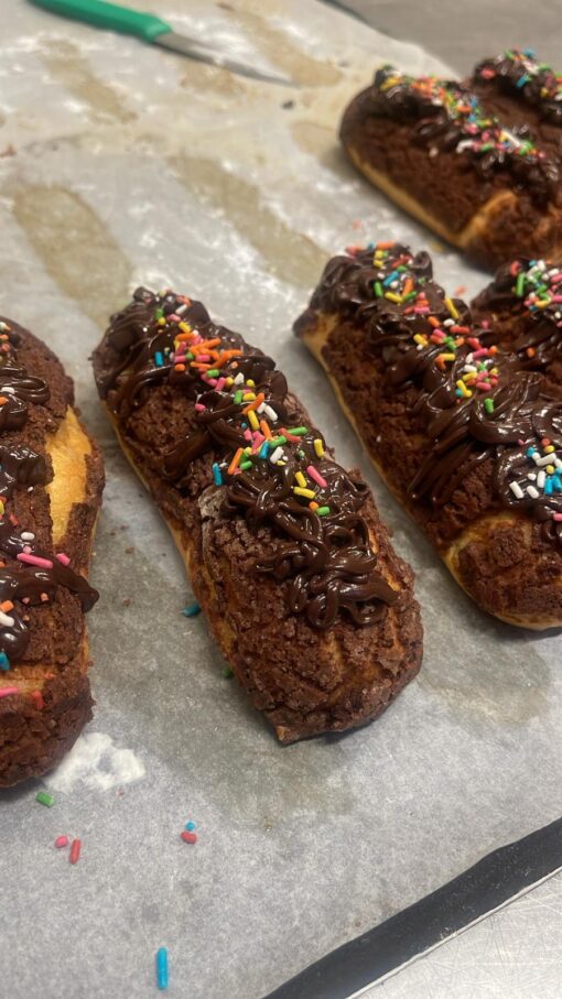 Eclair a creme patisserie